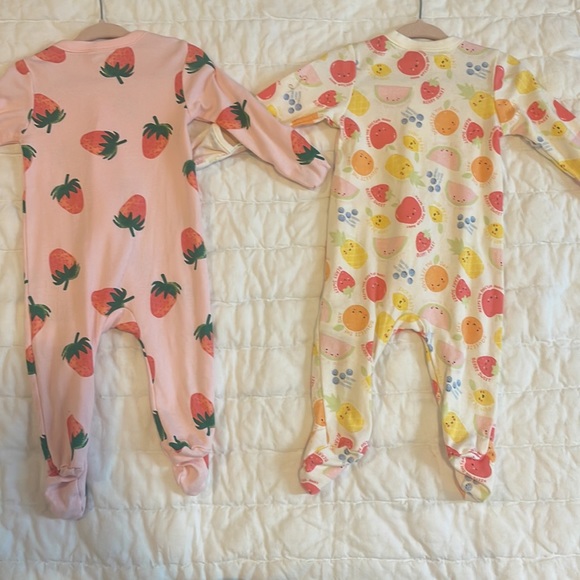 NEW! OLd Navy Footie Pajamas - Assorted Berries 2 pk - Picture 2 of 4